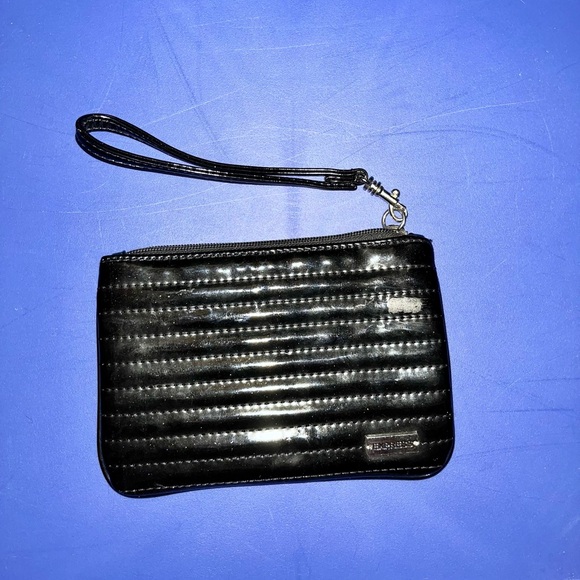 💙 Express Black Patent Wristlet - Picture 1 of 4